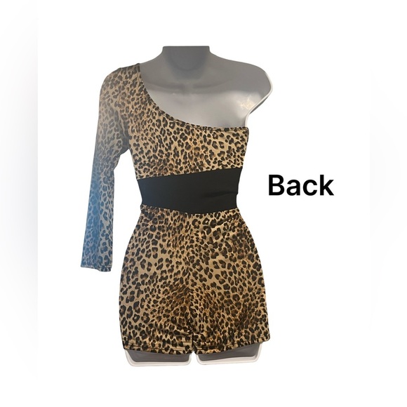 Stylish Leopard Print One-Shoulder Romper Size Large - Picture 4 of 6